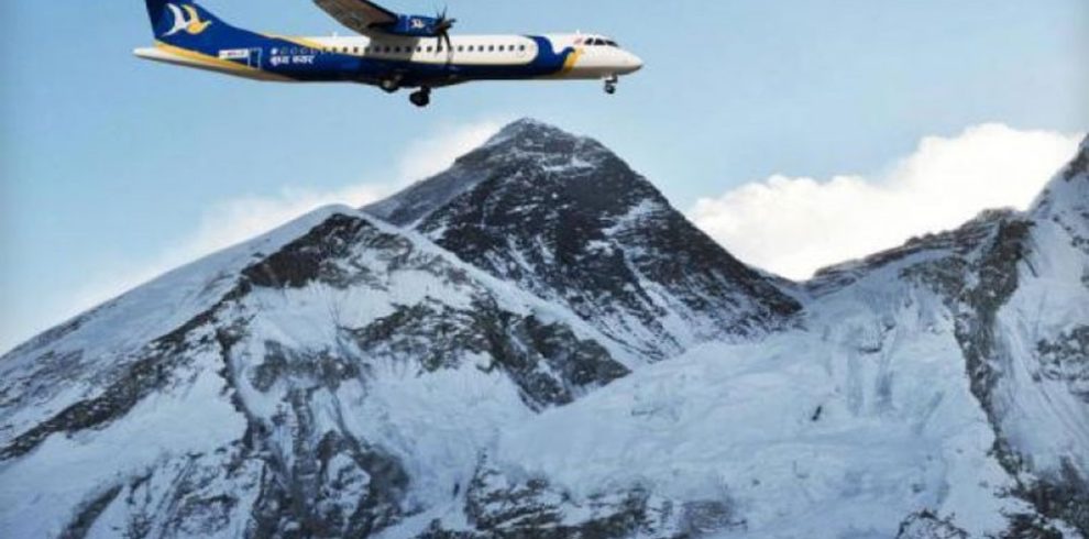 mountain-flight in nepal
